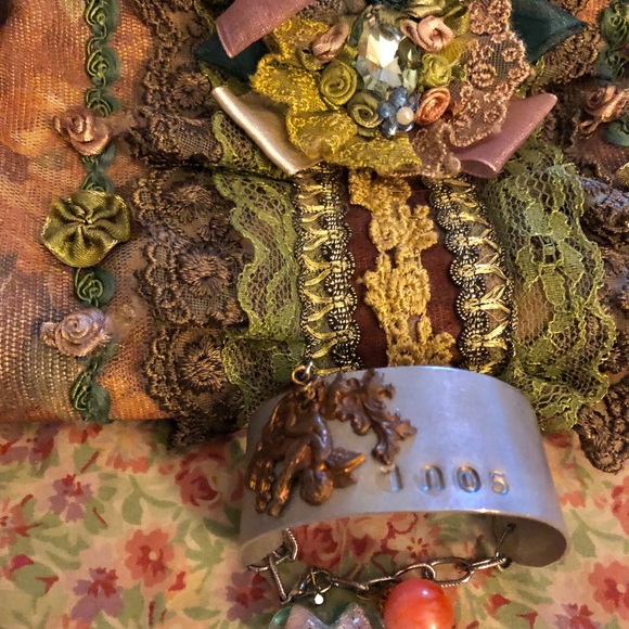 Purse - Picture 2 of 3